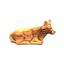 画像をギャラリービューアに読み込む, Large Handmade Olive Wood Detailed Figure From Bethlehem - Cow