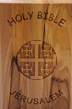 画像をギャラリービューアに読み込む, Olive Wood Cover English Bible From Bethlehem