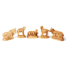 画像をギャラリービューアに読み込む, XL Deluxe Olive Wood Hand Crafted Musical Nativity Scene With Detailed Figures