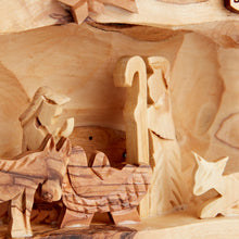 画像をギャラリービューアに読み込む, Nativity Scene Hand Carved Into An Olive Tree Log Made In Bethlehem The Holy Land Medium Size OWO 035