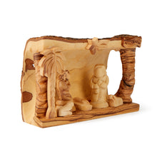 画像をギャラリービューアに読み込む, Large Log Nativity with Faceless Figures