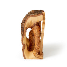 画像をギャラリービューアに読み込む, Large Log Nativity with Faceless Figures