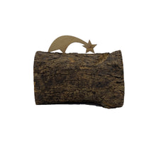 画像をギャラリービューアに読み込む, rear of handmade olive wood nativity with shooting star, natural bark